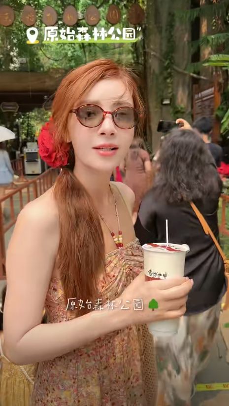 麦迪娜穿泳装美呆了4岁女儿颜值真的高j9国际站登录姜潮一家人在云南旅游！(图3)